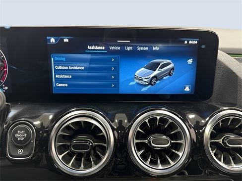 Used 2025 Mercedes-Benz GLA 250 4MATIC image 22