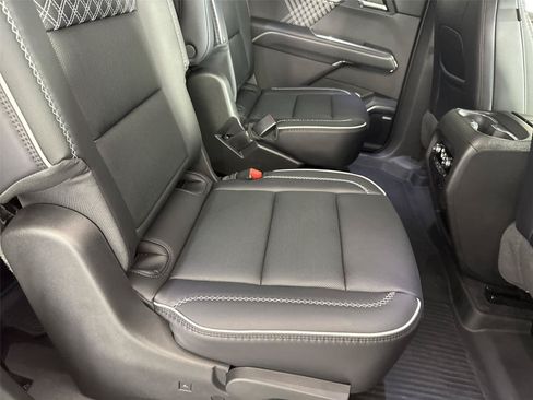 Used 2026 GMC Acadia Denali w/ Super Cruise Package AWD/4WD image 12
