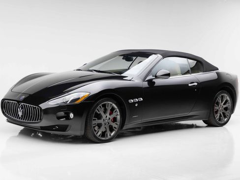 Used 2015 Maserati GranTurismo Convertible RWD image 35
