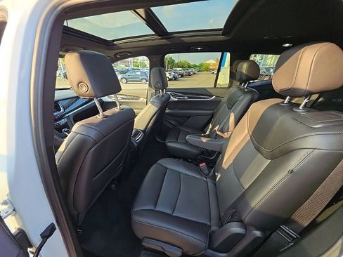 Used 2024 Cadillac XT6 Premium Luxury w/ Technology Package AWD/4WD image 28