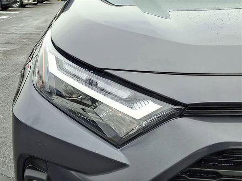 Used 2022 Toyota RAV4 XLE Premium image 24