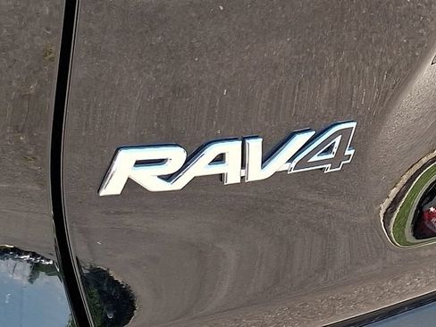 Used 2025 Toyota RAV4 LE AWD/4WD image 29
