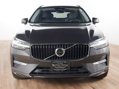 Certified 2022 Volvo XC60 B5 Momentum w/ Advanced Package AWD/4WD image 2