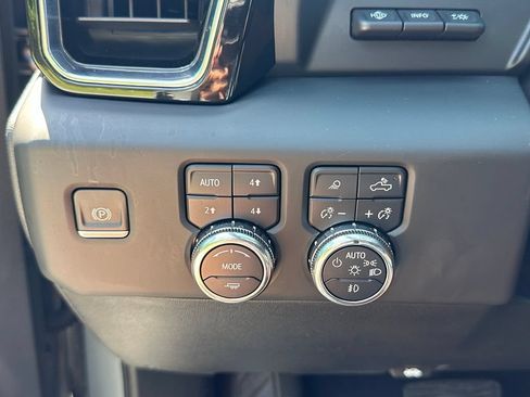 Used 2023 GMC Sierra 1500 Denali Ultimate AWD/4WD image 35