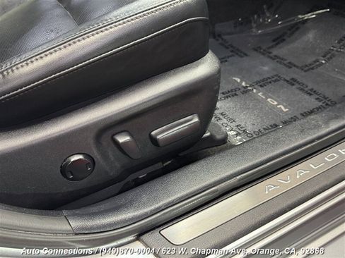 Used 2017 Toyota Avalon Limited w/ Carpet Mat Package image 30