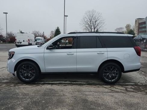 New 2025 Ford Expedition Platinum w/ Stealth Performance Package image 4