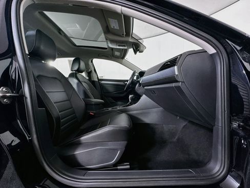 Used 2024 Volkswagen Jetta SE FWD image 32