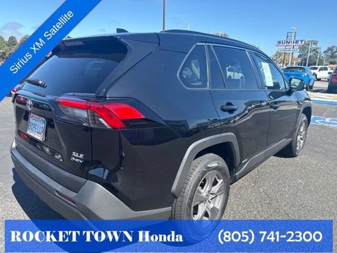 Used 2025 Toyota RAV4 XLE AWD/4WD image 9