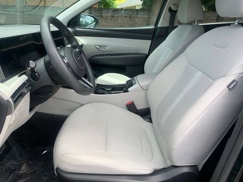 Certified 2025 Hyundai Tucson SEL AWD/4WD image 13