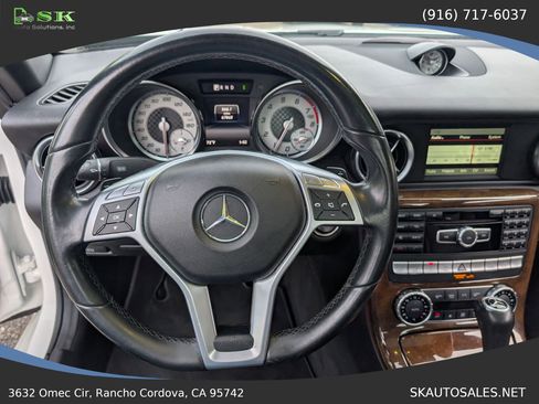 Used 2015 Mercedes-Benz SLK 250 image 25