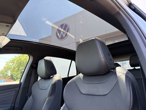 Used 2023 Volkswagen ID.4 Pro S RWD image 21