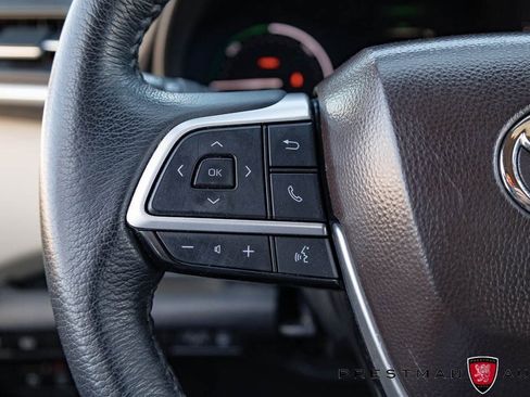 Used 2022 Toyota Sienna XLE image 27