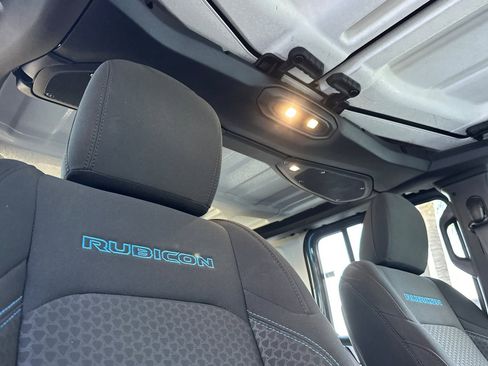 Used 2024 Jeep Wrangler Unlimited Rubicon 4xe image 17
