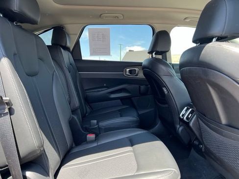 Used 2021 Kia Sorento EX w/ Panoramic Sunroof Package AWD/4WD image 18