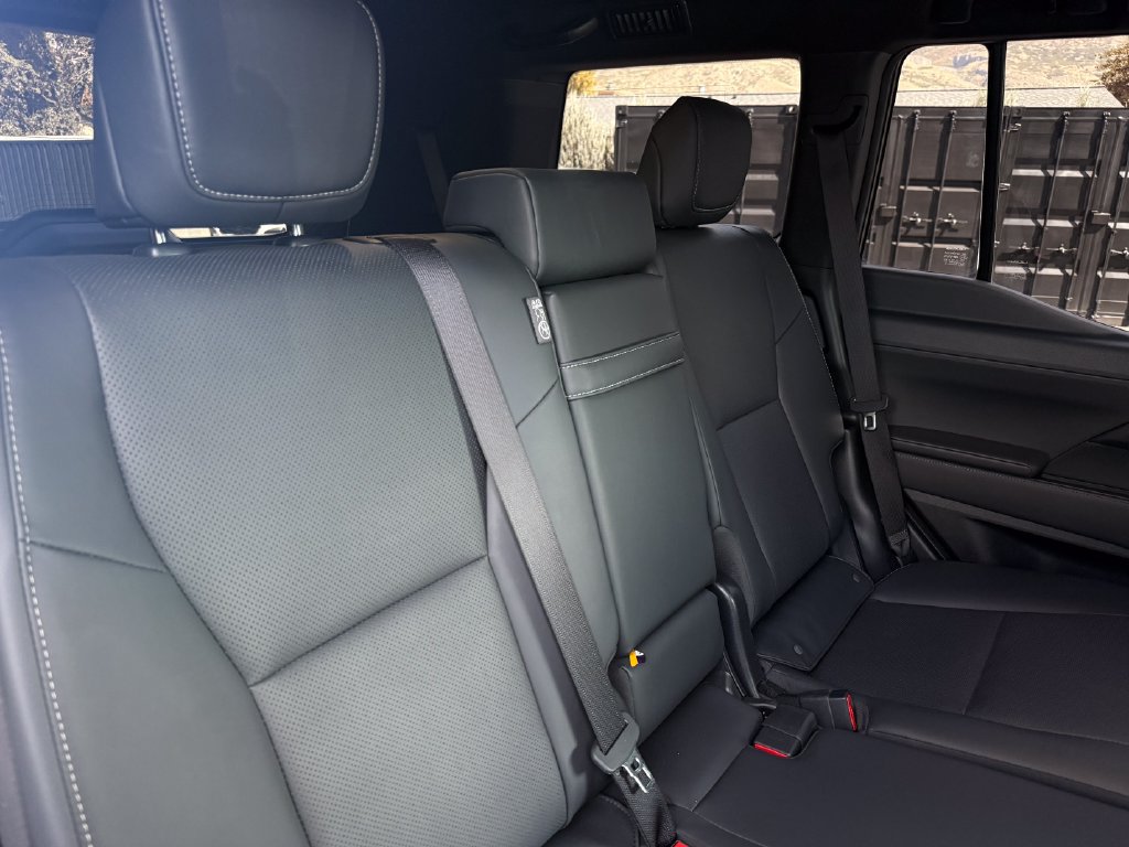 Used 2024 Lexus GX 550 w/ Cold Area Package AWD/4WD image 43