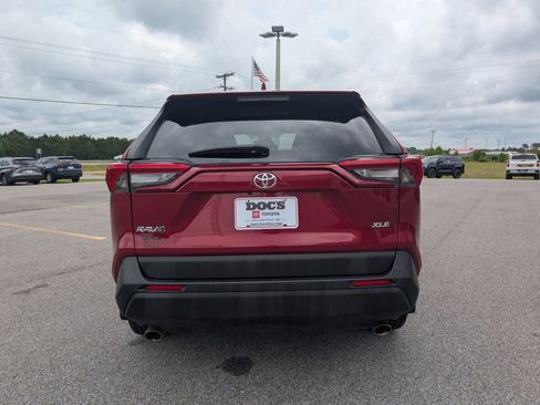 Used 2019 Toyota RAV4 XLE Premium FWD image 8
