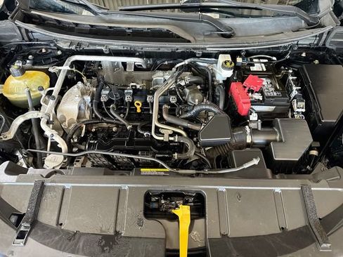 Used 2021 Nissan Rogue SV w/ Premium Package AWD/4WD image 30