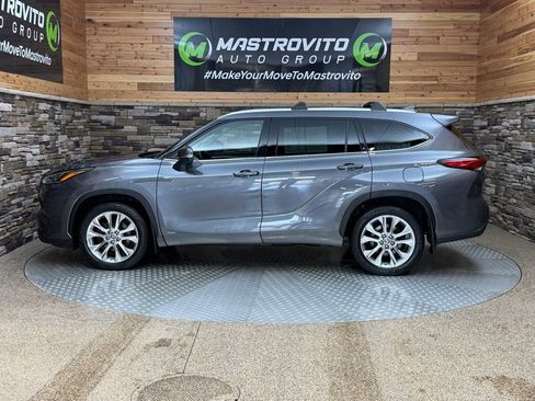 Used 2023 Toyota Highlander Limited AWD/4WD image 6