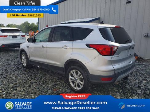 Used 2019 Ford Escape SE FWD image 3