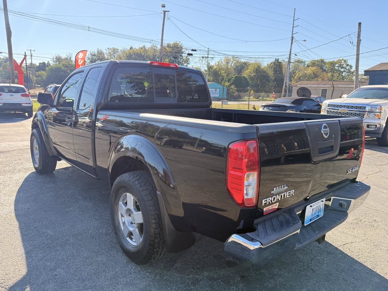 Used 2007 Nissan Frontier SE w/ SE Value Truck Pkg AWD/4WD image 4