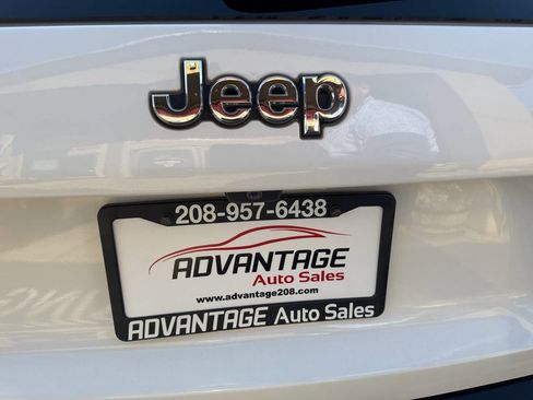 Used 2019 Jeep Cherokee Latitude Plus image 30