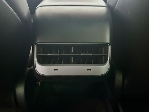 Used 2023 Tesla Model Y Long Range image 28