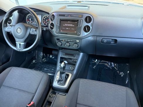 Used 2017 Volkswagen Tiguan Limited w/ Premium Package FWD image 24