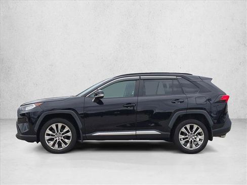 Used 2020 Toyota RAV4 XLE Premium AWD/4WD image 9