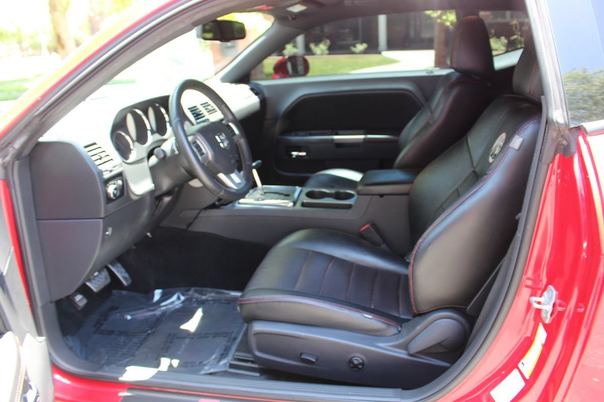 Used 2013 Dodge Challenger R/T w/ Sound Group II RWD image 8
