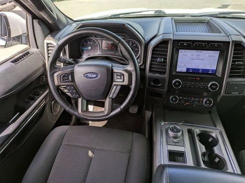 Used 2020 Ford Expedition XLT image 17