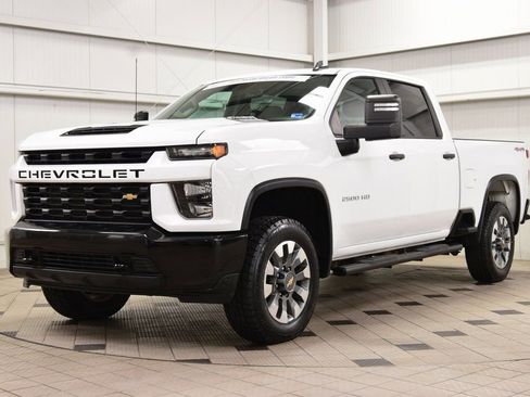 Used 2023 Chevrolet Silverado 2500 Custom w/ Custom Value Package image 3
