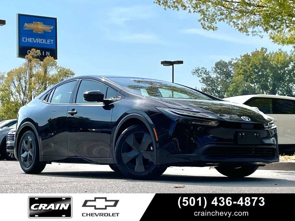 Used 2025 Toyota Prius LE FWD image 1