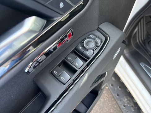 Used 2025 GMC Sierra 1500 AT4 w/ Technology Package AWD/4WD image 13