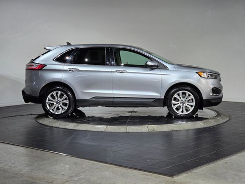 Used 2022 Ford Edge Titanium image 11