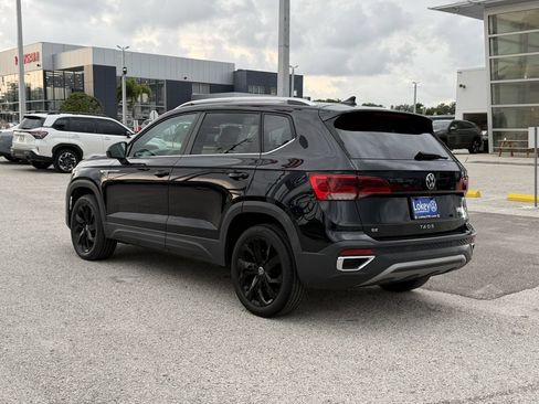 Certified 2022 Volkswagen Taos SE FWD image 4