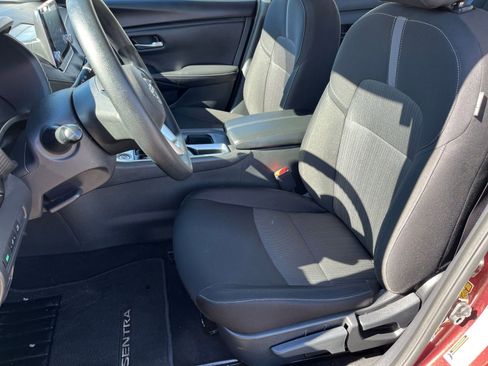 Used 2025 Nissan Sentra SV image 32