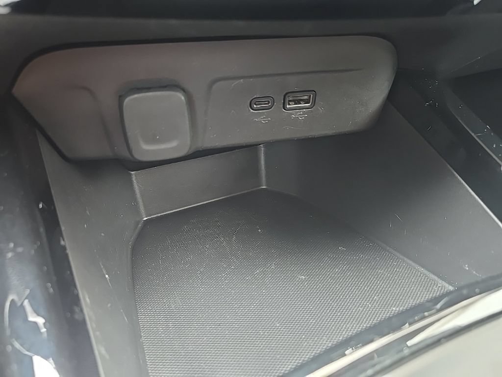 Certified 2025 Chevrolet Trax LT FWD image 27
