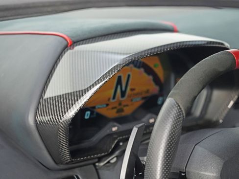 Used 2017 Lamborghini Aventador S image 93