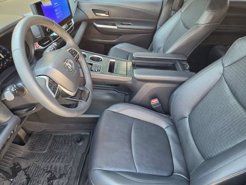 Used 2025 Toyota Sienna XLE Woodland Edition AWD/4WD image 11