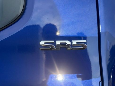 Used 2025 Toyota Tacoma SR5 AWD/4WD image 21