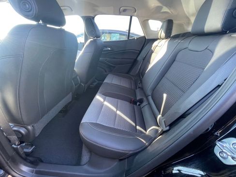 Used 2025 Chevrolet Trax LT image 23