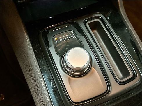 Used 2017 Chrysler 300 S image 18