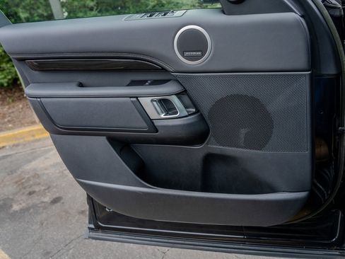 Used 2023 Land Rover Discovery S R-Dynamic image 15