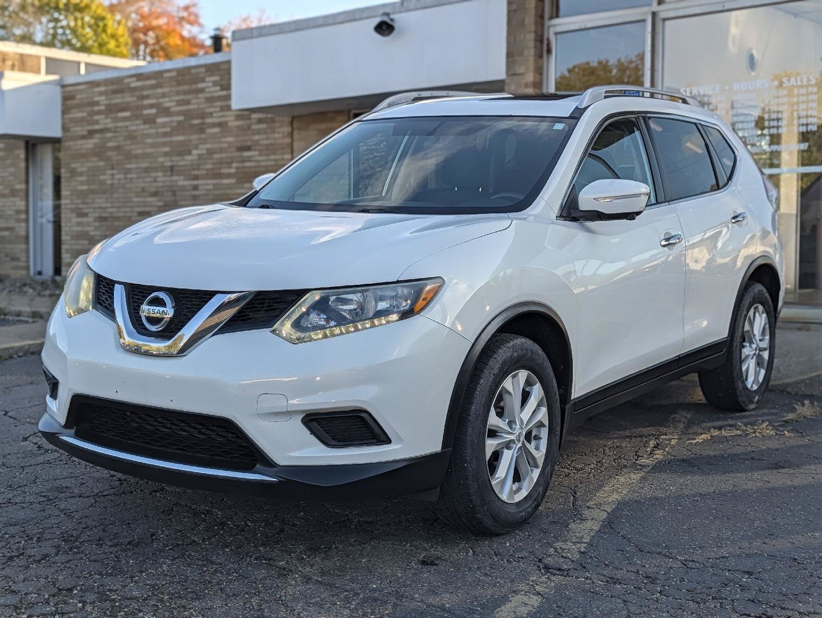 Used 2014 Nissan Rogue SV w/ SV Premium Package AWD/4WD image 4