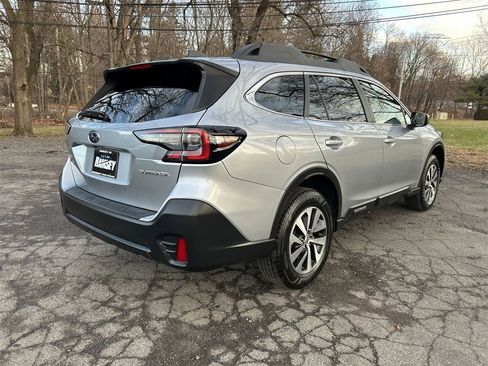 Certified 2021 Subaru Outback Premium image 8