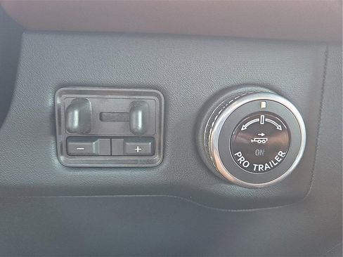 New 2025 Lincoln Navigator L Reserve image 17