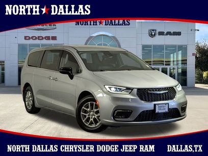 Used 2024 Chrysler Pacifica Touring-L