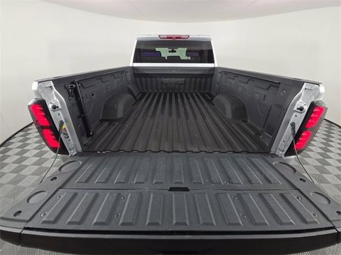 Used 2023 GMC Sierra 2500 SLE w/ Remote Start Package image 16