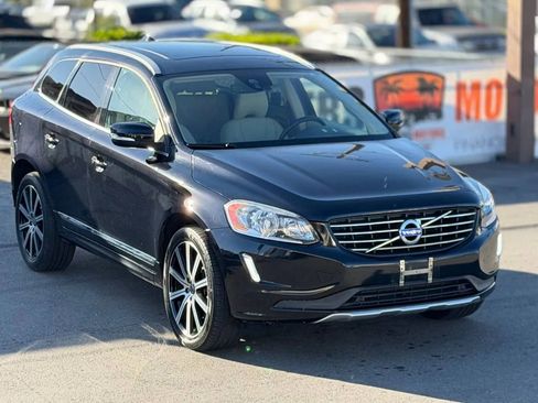 Used 2015 Volvo XC60 T5 Premier w/ Proximity Package image 2