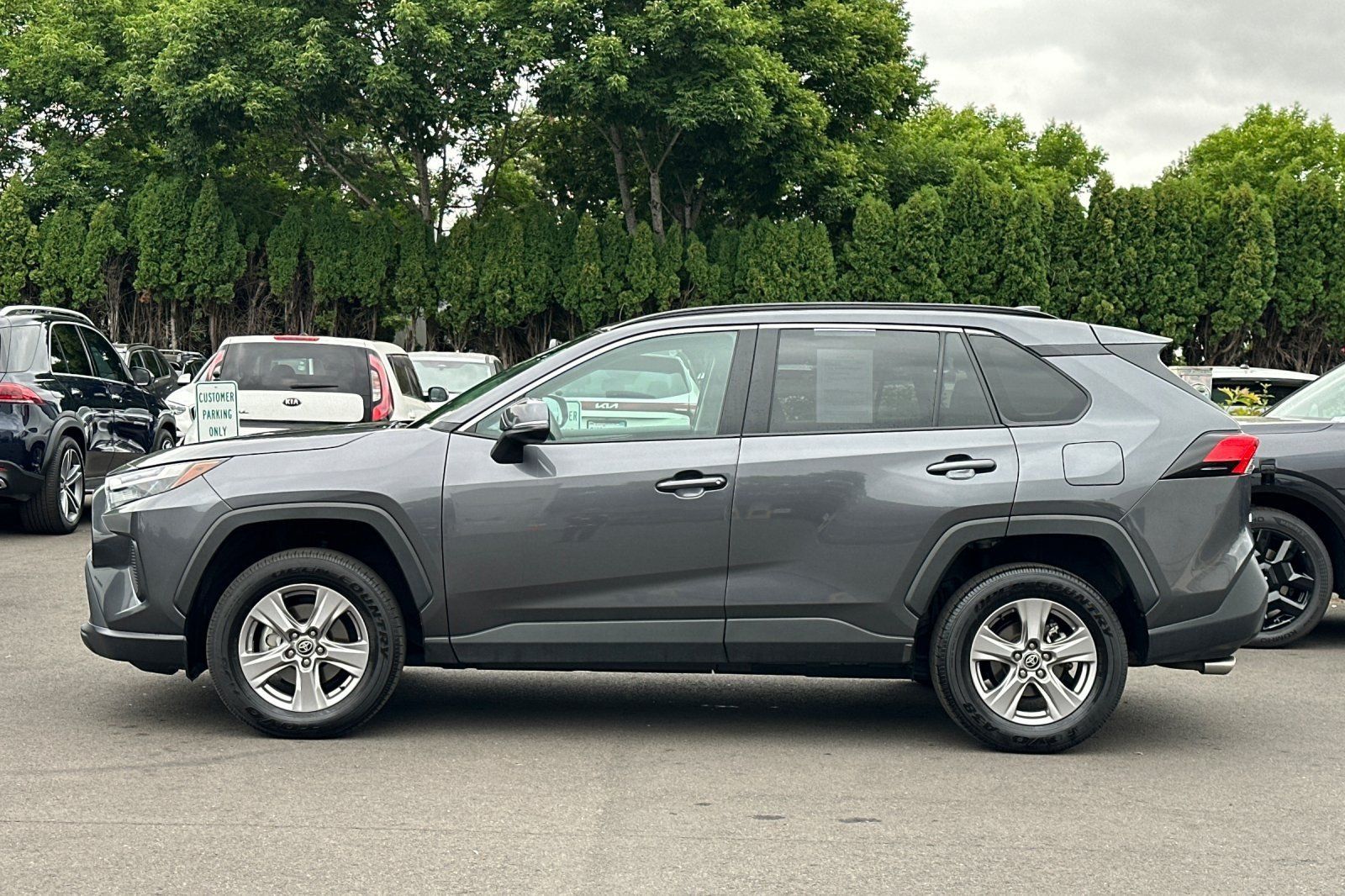 Used 2025 Toyota RAV4 XLE AWD/4WD image 7